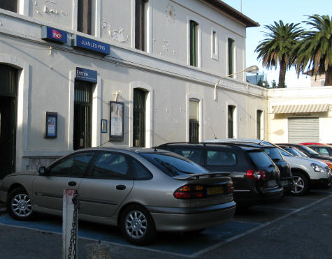 Juan-les-Pins Train Station